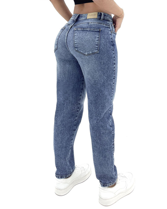 Mom fit Adiba