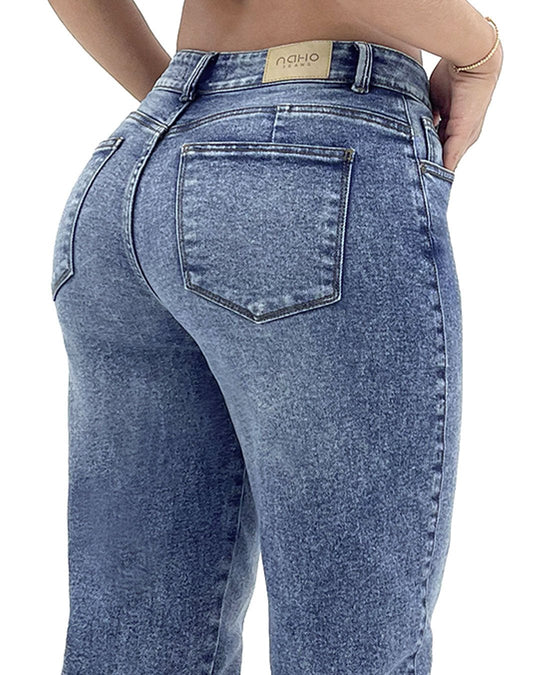 Mom fit Adiba
