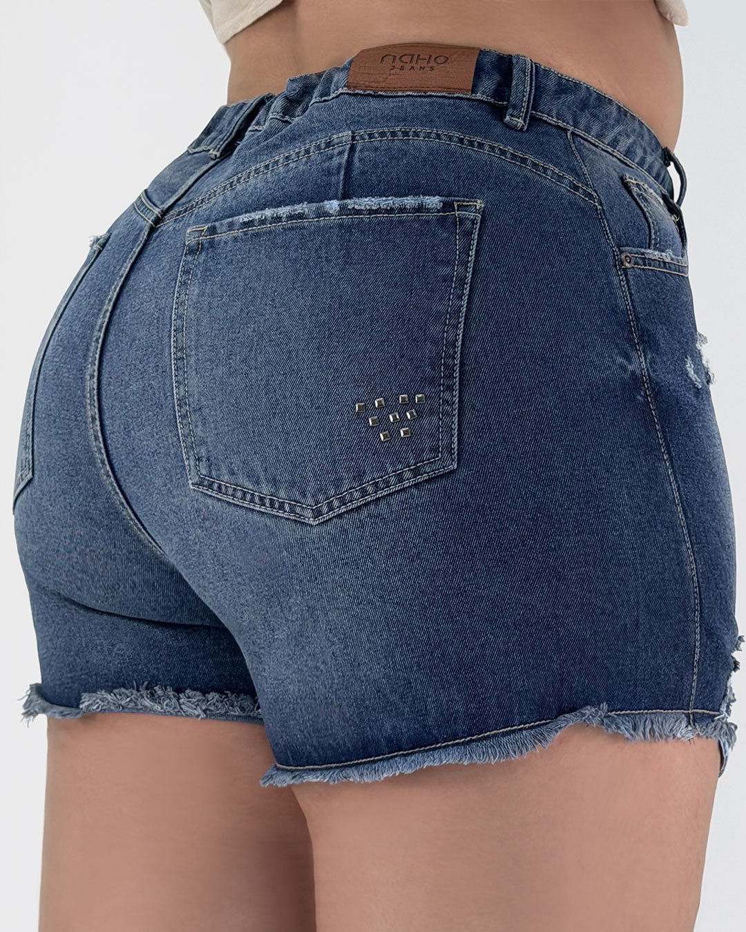 Short Aura