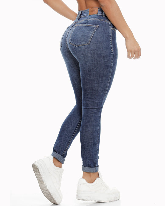 Skinny Dilay